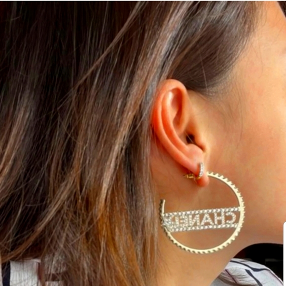 CHANEL Gold Plated.Hoop Earrings - Picture 9 of 17